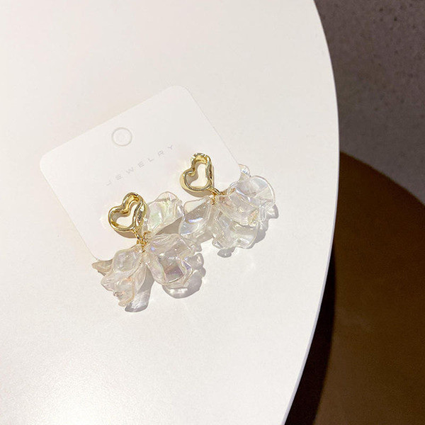 Nestandarta sieviešu auskari