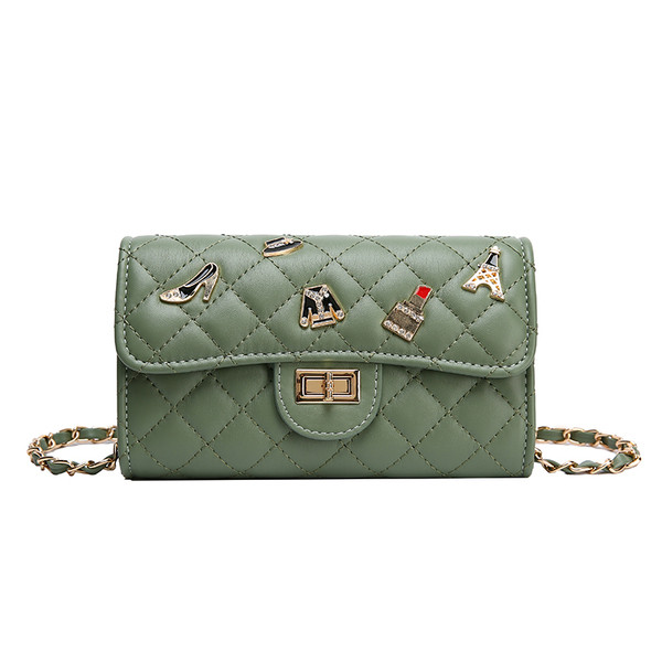 Sieviešu ikdienas soma no eko ādas ar metāla rotājumiem