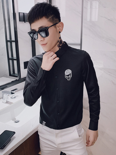 Stilīgs vīriešu krekls ar izšuvumu un garām piedurknēm