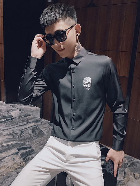 Stilīgs vīriešu krekls ar izšuvumu un garām piedurknēm