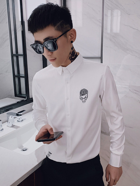 Stilīgs vīriešu krekls ar izšuvumu un garām piedurknēm