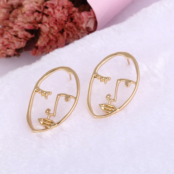 Aktuális női fülbevaló arcformában