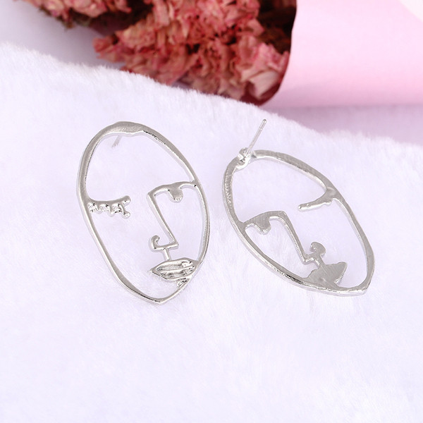 Aktuális női fülbevaló arcformában