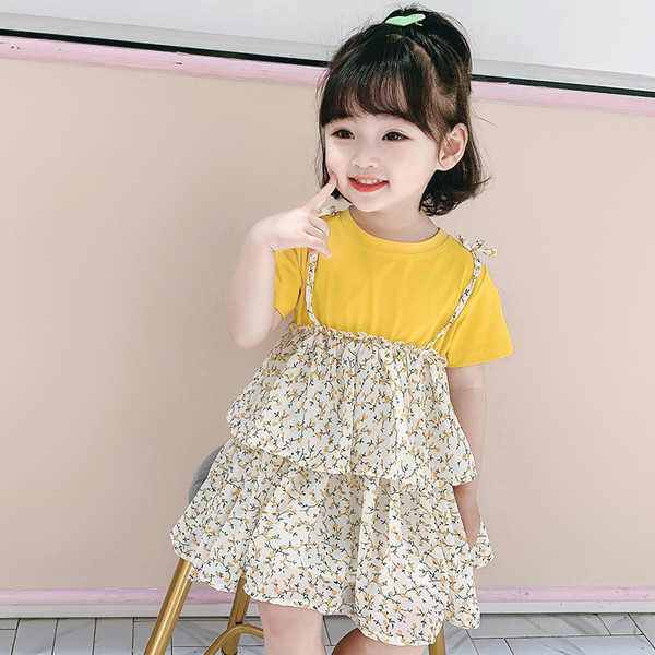 Modern gyerekruha rövid ujjú virágos motívumokkal