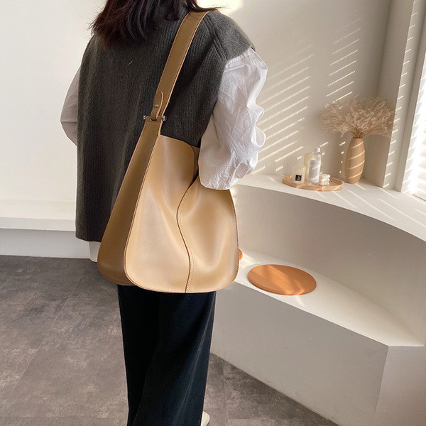 Női felsőtáska széles modell eko bőrből