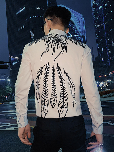 Stílusos férfi ingmodell hosszú ujjal és mintával