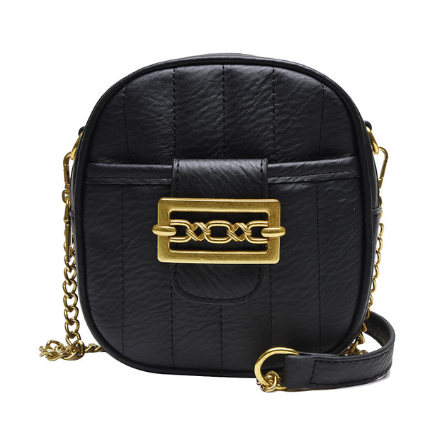 Aktuális női táska eco bőrből, csattal és hosszú füllel