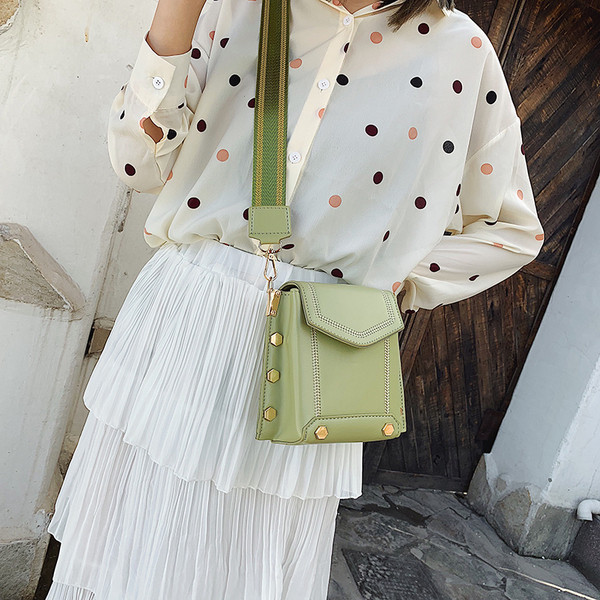 Aktuális női táska tiszta ökobőr modellből