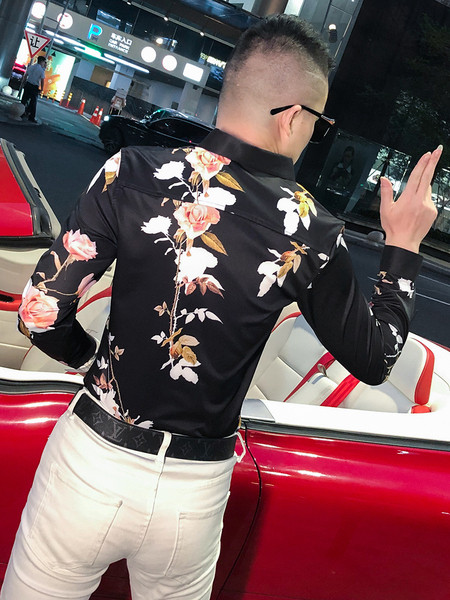 Modern férfi ing hosszú ujjal és virágos motívumokkal