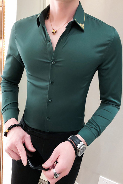 Testreszabott férfi ing hosszú ujjal és klasszikus gallérral