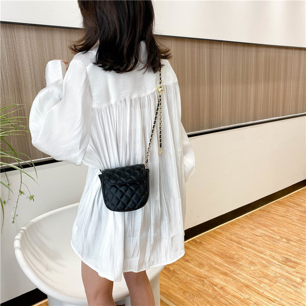 Modern női kistáska sima modell