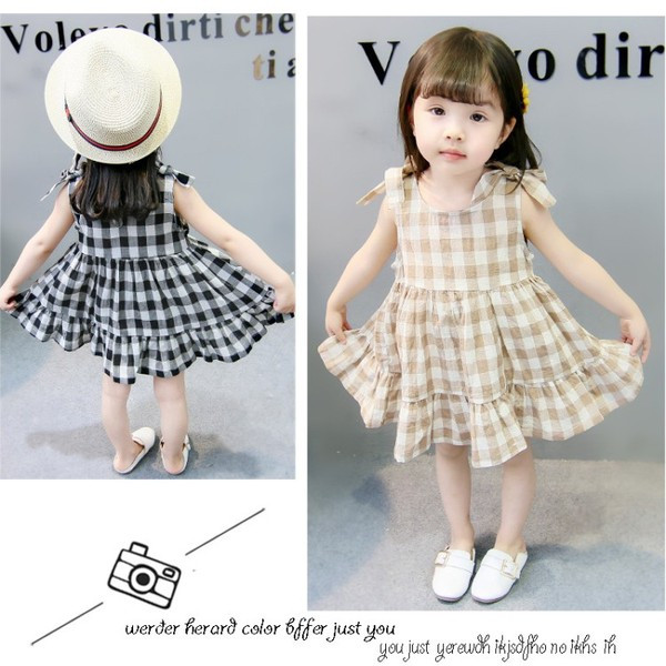 Kockás gyerekruha szalagokkal