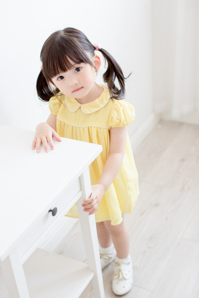 Alkalmi gyerekruha rövid ujjal és gallérral