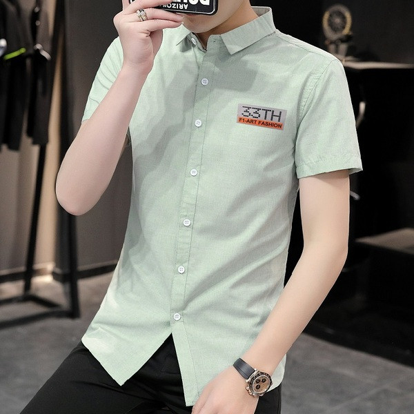 Praegune meeste särk lühikeste varrukate ja klassikalise kraega