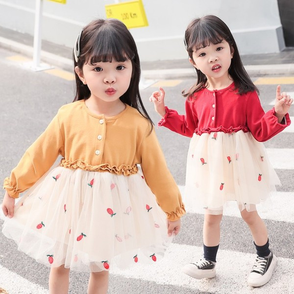 Tavaszi-őszi gyerekruha tüllel és gombokkal