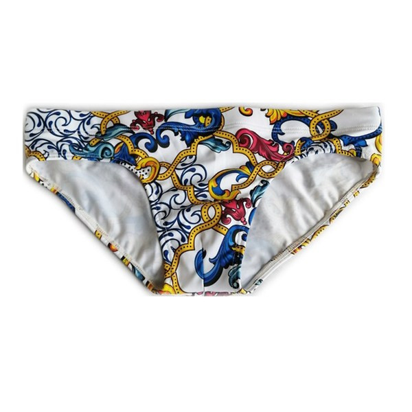 Férfi fürdőruha új modellje, különböző színű mintákkal