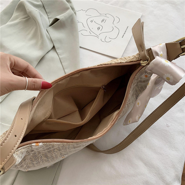 Női korszerű kötött válltáska