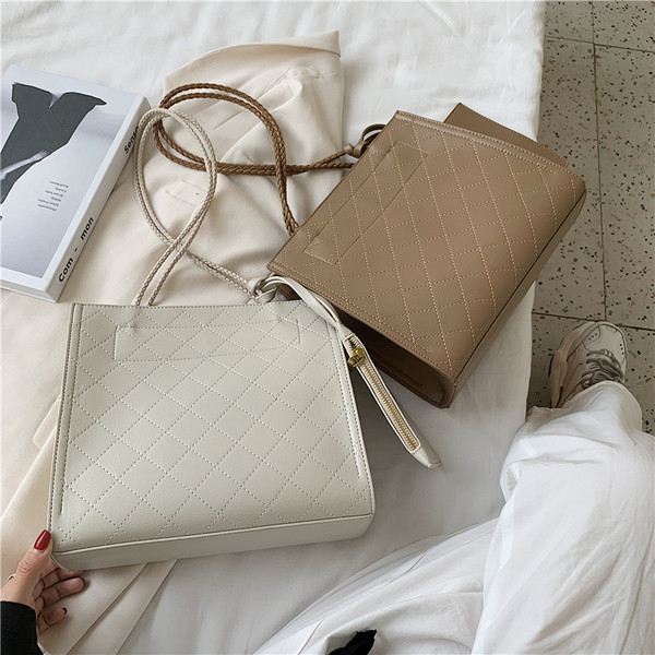 Jelenlegi női táska sima modell