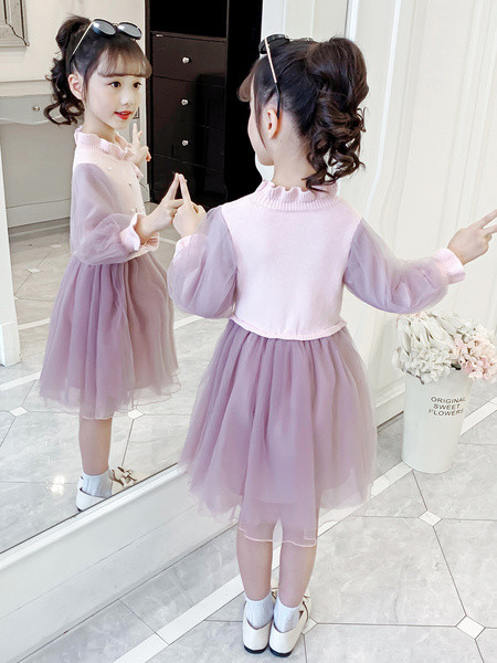 Modern gyerekruha hímzéssel és gyöngyökkel