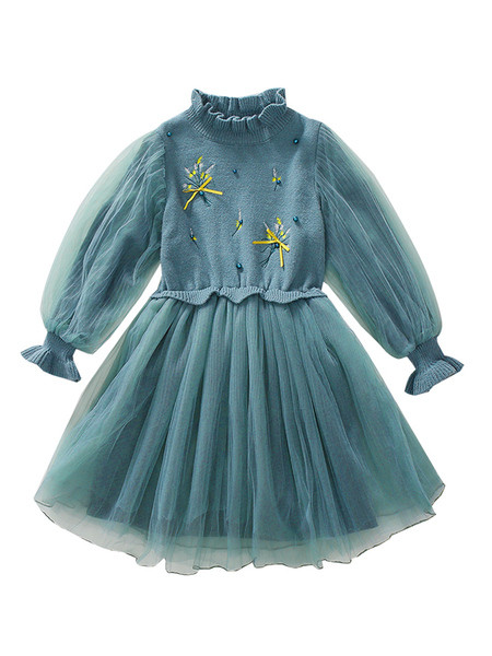 Modern gyerekruha hímzéssel és gyöngyökkel