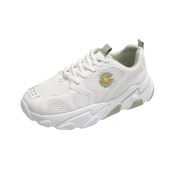 Légáteresztő női tornacipő hímzéssel