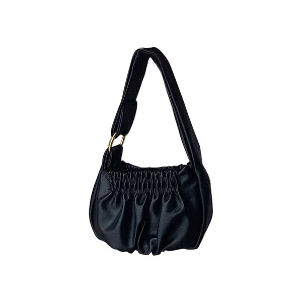 Női bőr táska fém elemekkel