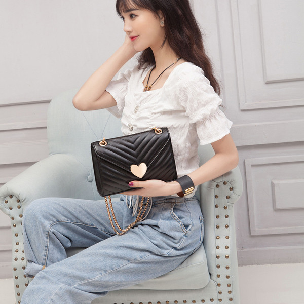 Stílusos női táska ekobőr sima modellből