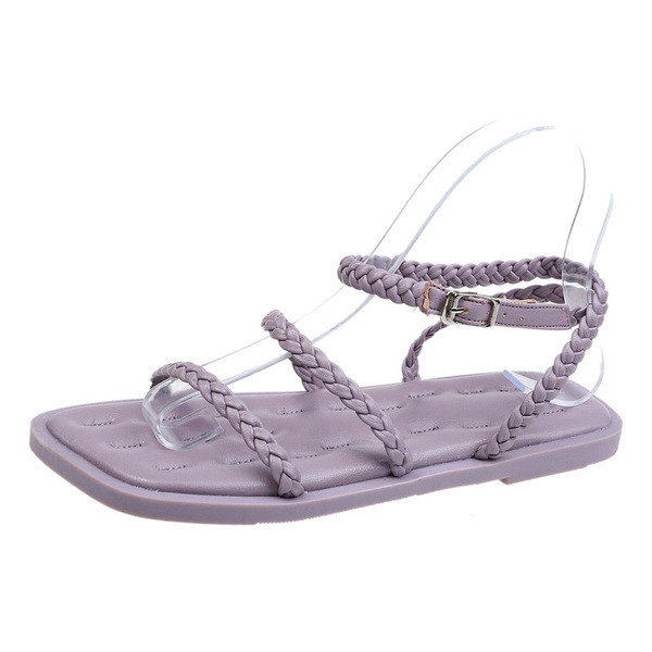 Női szandál bőrpánttal, alkalmi stílusban