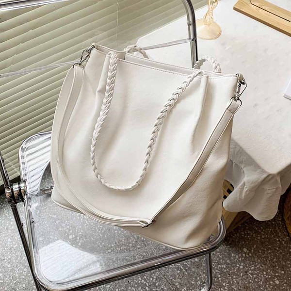 Hétköznapi női válltáska széles modell