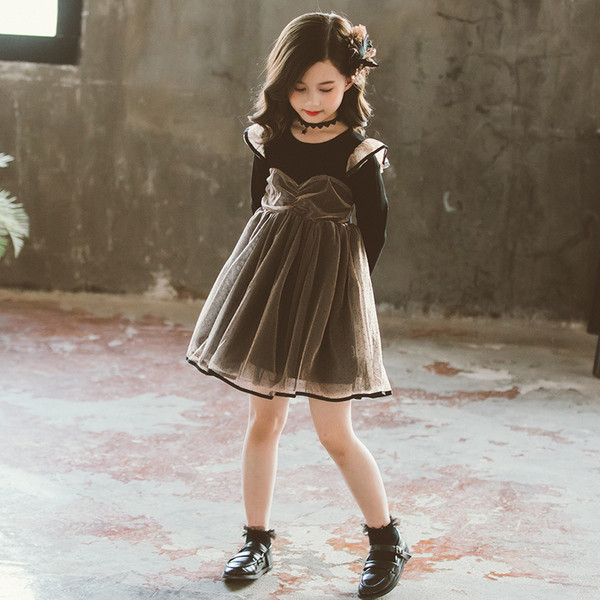 Modern gyerekruha tüllel és csipkével