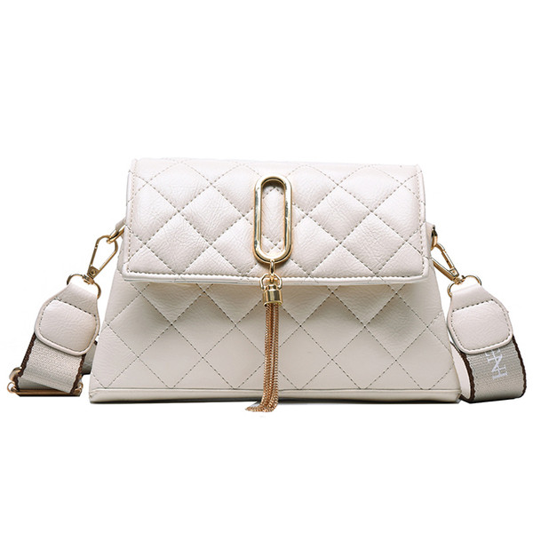 Stílusos női mini táska csattal