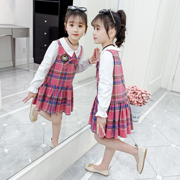 Kockás gyerekruha hosszú ujjal és gallérral