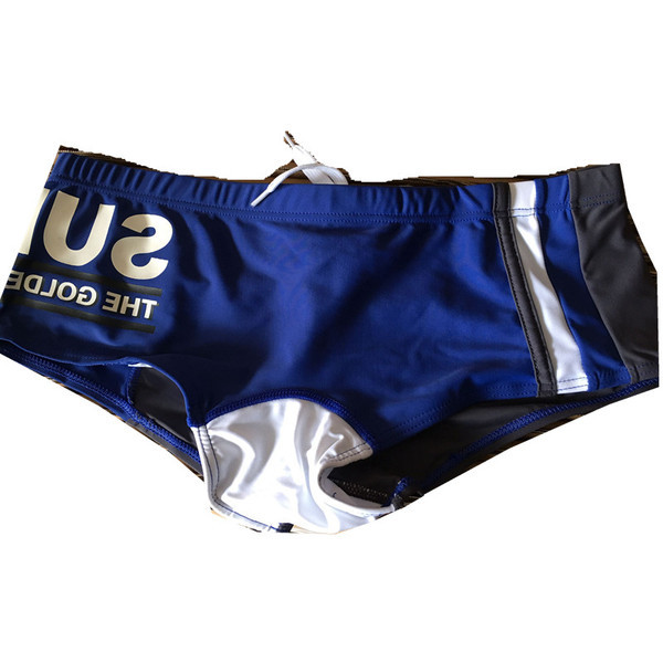 Férfi fürdőruha alacsony derékkal és felirattal