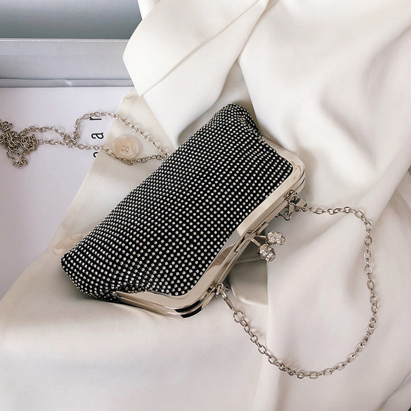 Elegáns női táska díszkövekkel