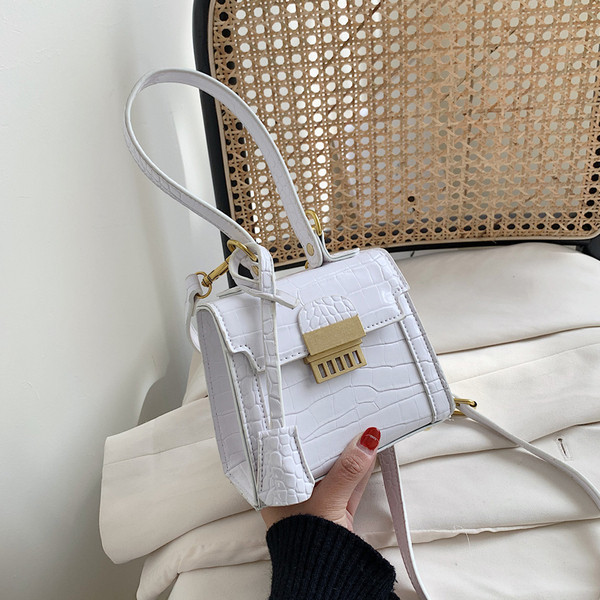 Modern női kistáska rövid és hosszú füllel