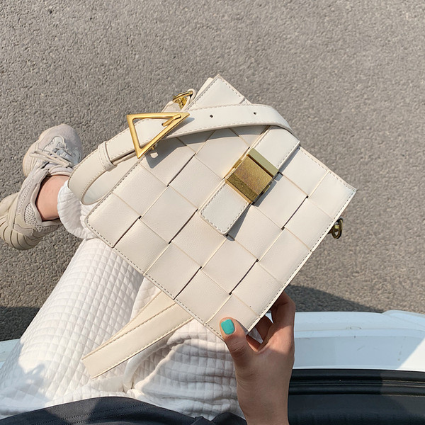 Női alkalmi táska eko bőrből, hosszú füllel