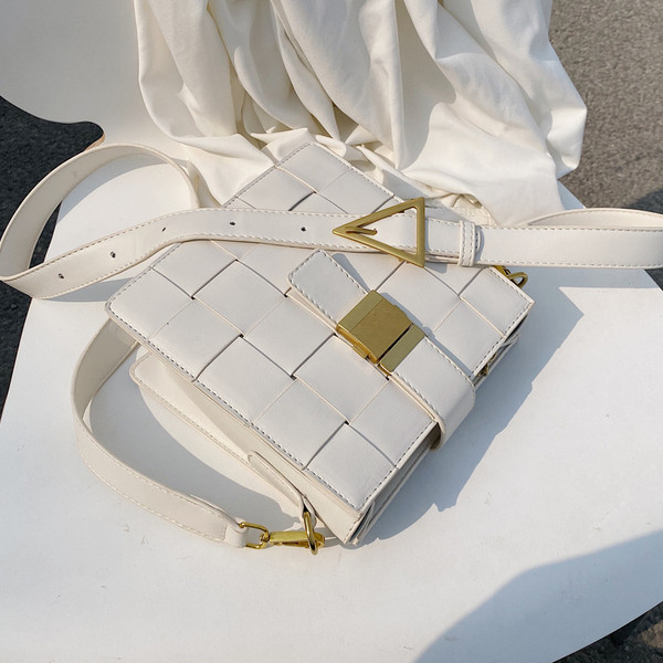 Női alkalmi táska eko bőrből, hosszú füllel