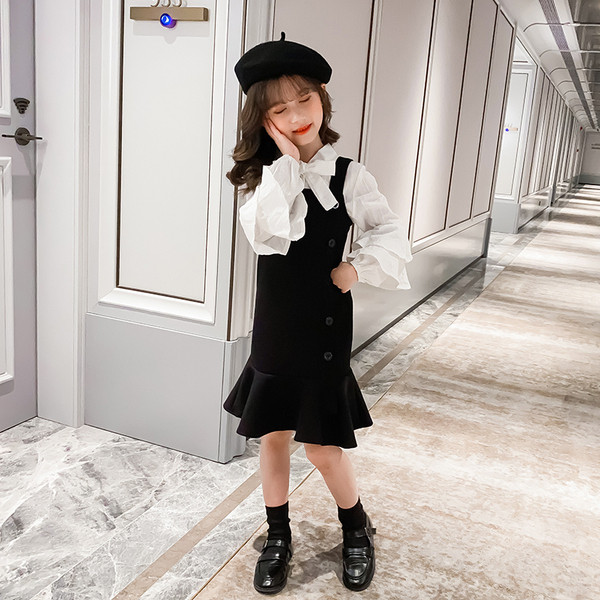 Fekete retro gyerekruha gombokkal és szalaggal