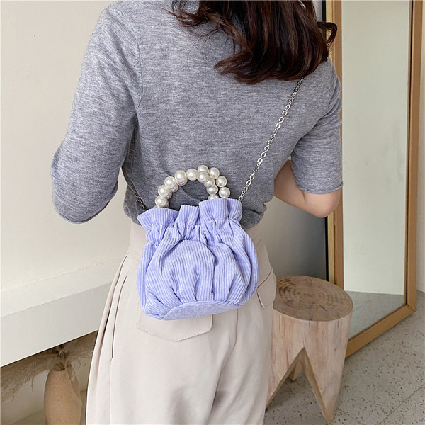 Modern női kistáska díszgyöngyökkel