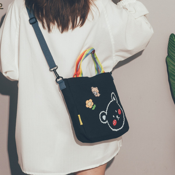 Naiste igapäevase koti lai mudel õlale