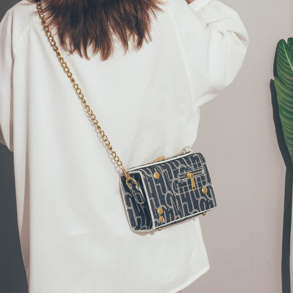 Modern női négyzet alakú mini válltáska