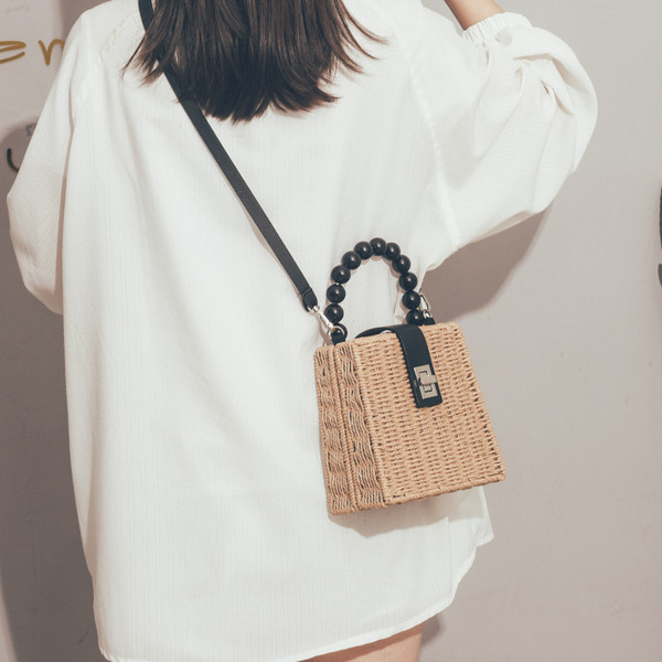 Stílusos női kötött táska rövid és hosszú füllel