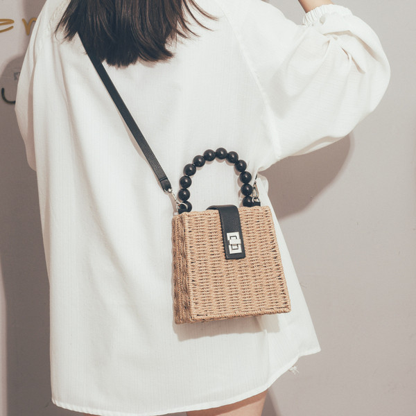 Stílusos női kötött táska rövid és hosszú füllel