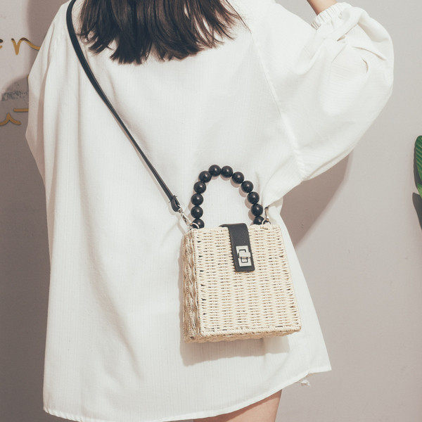 Stílusos női kötött táska rövid és hosszú füllel