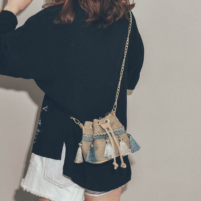 Stiilne naiste väike tuttidega õlakott