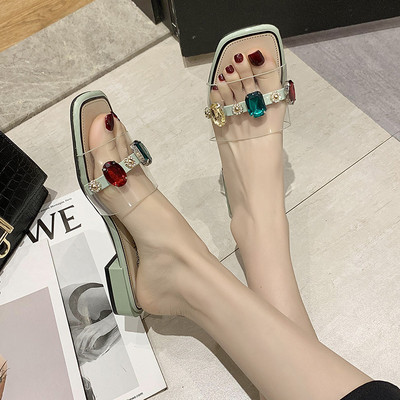 Női papucs szilikon pánttal és színes kövekkel