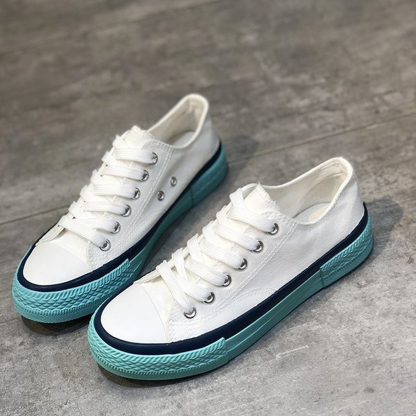 Női tornacipő sima modell lapos talppal