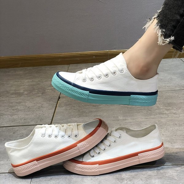 Női tornacipő sima modell lapos talppal