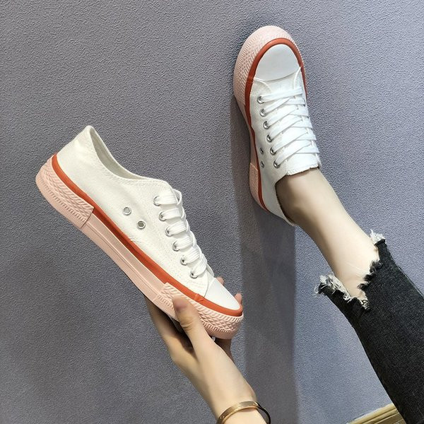 Női tornacipő sima modell lapos talppal