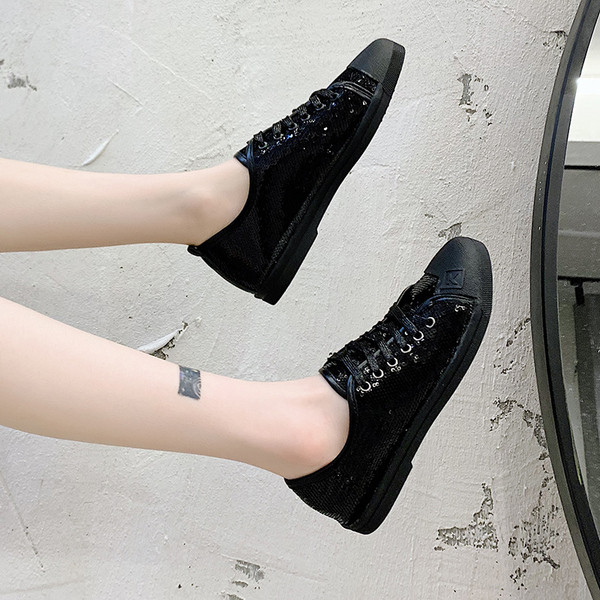 Női alkalmi tornacipő flitterekkel és lapos talppal